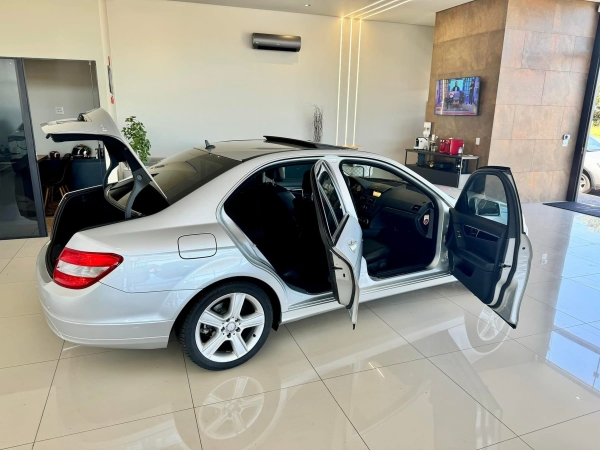 Mercedes Benz C180 CGI 1.8 AUT. + TETO67MIL KM 2011 CGI