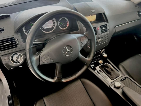 Mercedes Benz C180 CGI 1.8 AUT. + TETO67MIL KM 2011 CGI